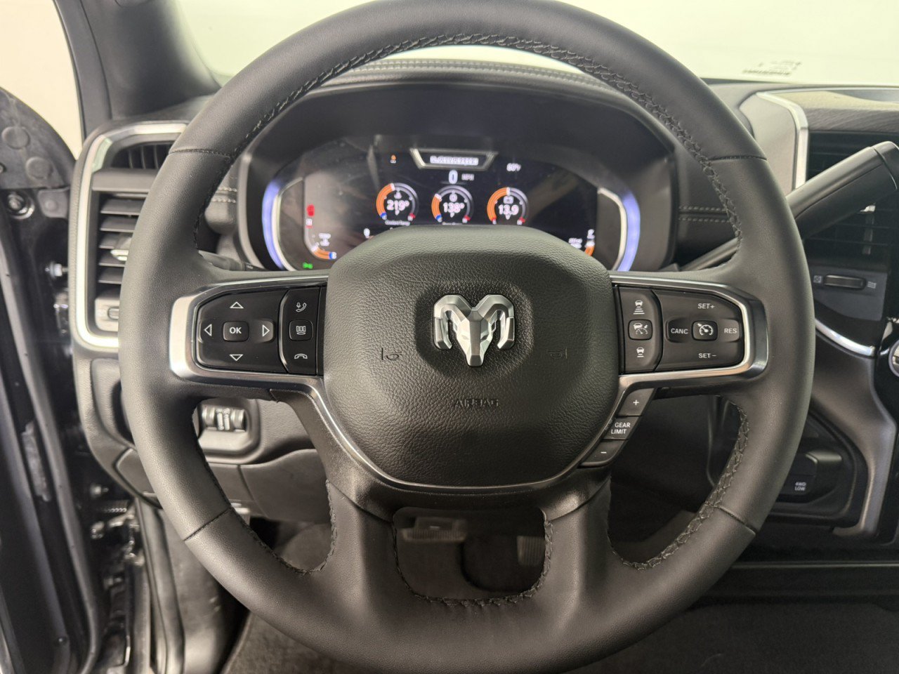 Used 2026 RAM 2500 Laramie AWD/4WD image 21