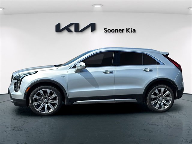 Used 2022 Cadillac XT4 Premium Luxury w/ Enhanced Visibility Package image 3