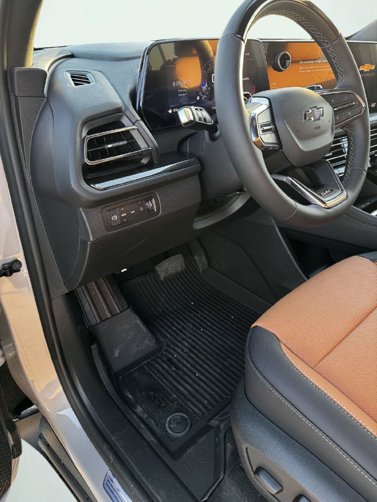 New 2027 Chevrolet Traverse Z71 w/ Enhanced Driving Package AWD/4WD image 26