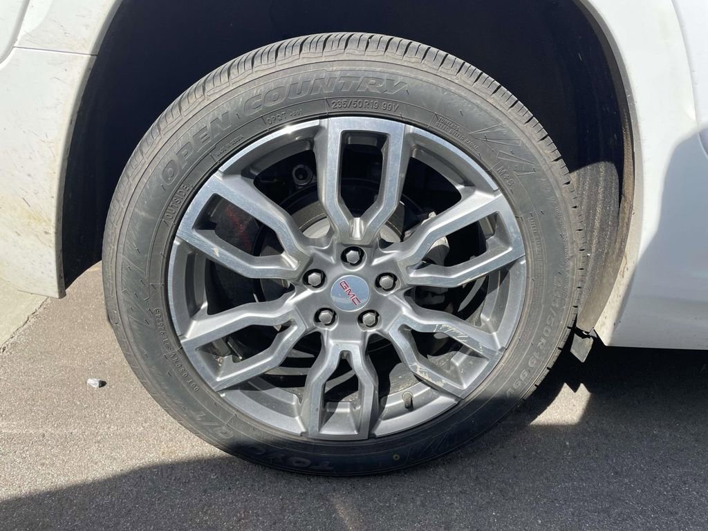 Used 2023 GMC Terrain Denali w/ Denali Premium Package AWD/4WD image 5