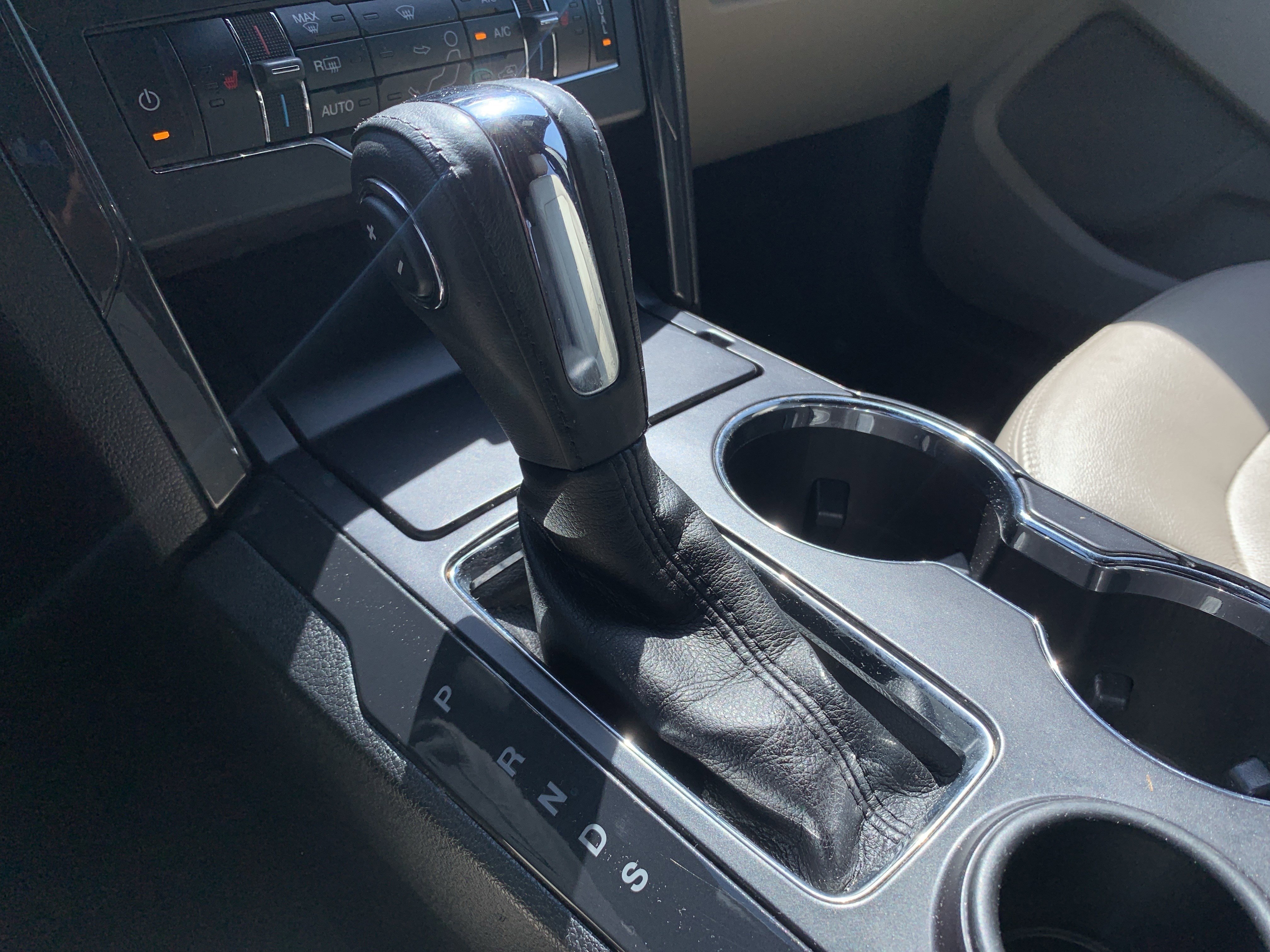 Used 2018 Ford Explorer XLT w/ Equipment Group 202A image 26