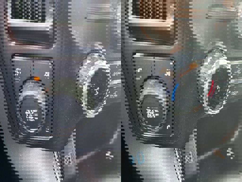 Used 2024 Ford F150 XLT w/ XLT Black Appearance Package image 18