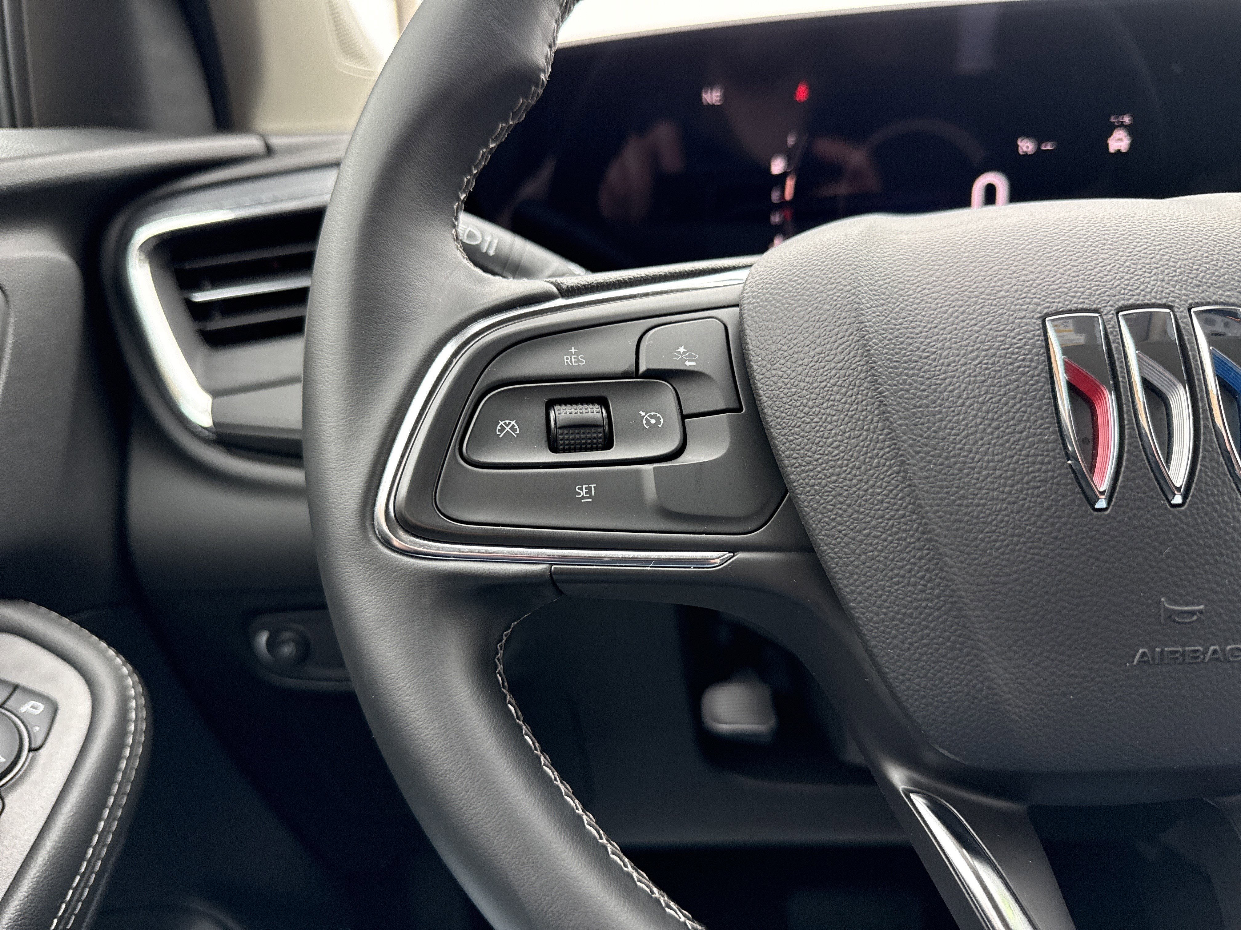 Used 2025 Buick Encore GX Preferred image 18