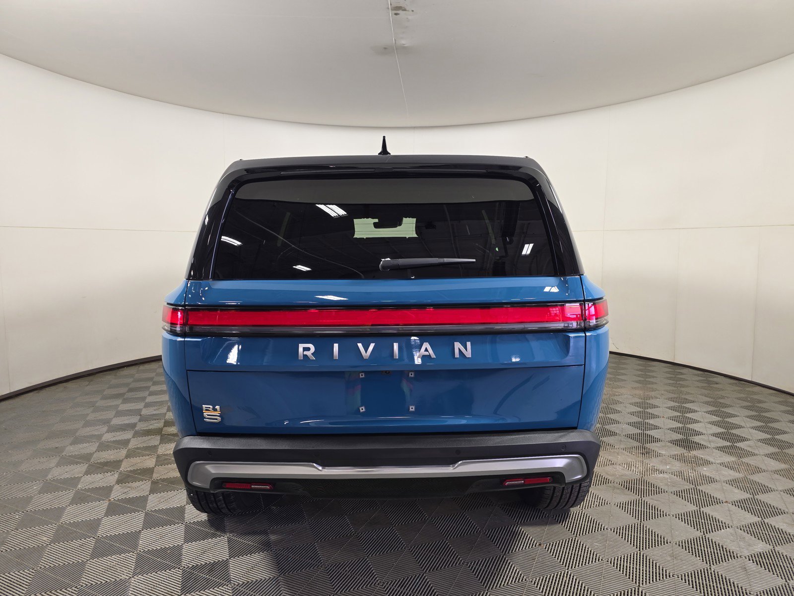 Used 2022 Rivian R1S Launch Edition AWD/4WD image 4