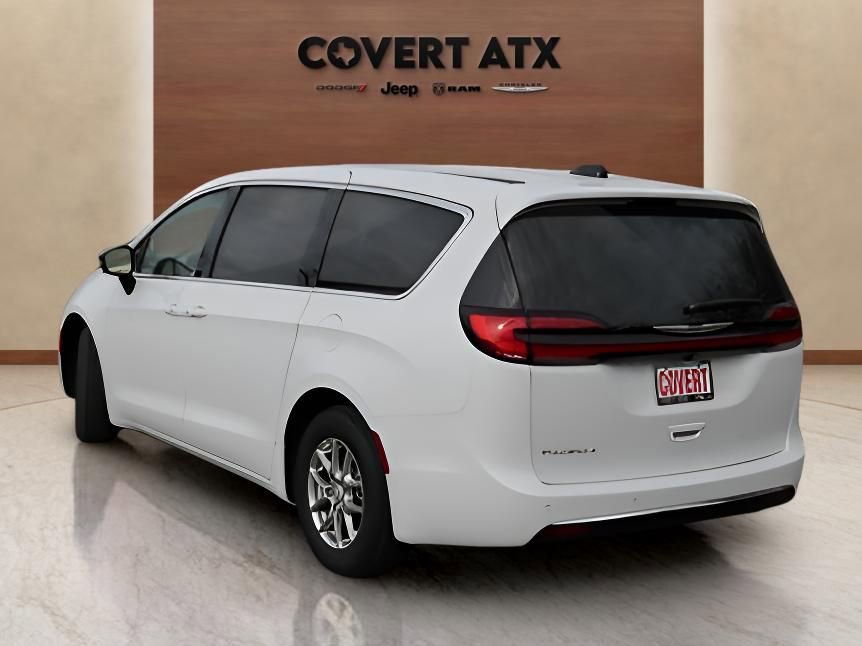 New 2026 Chrysler Pacifica Select image 3