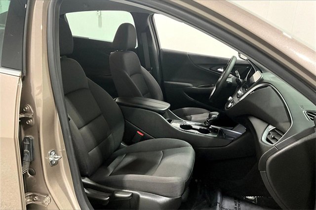 Used 2023 Chevrolet Malibu LT image 30