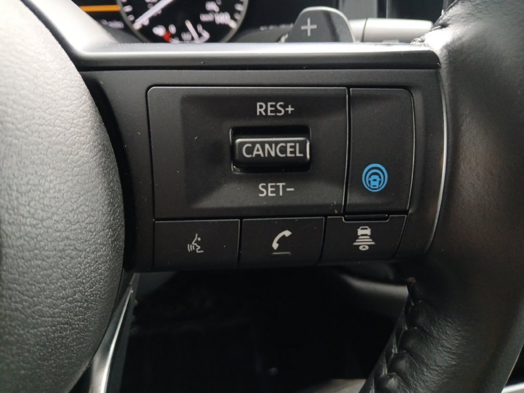 Used 2024 Nissan Pathfinder SV FWD image 25