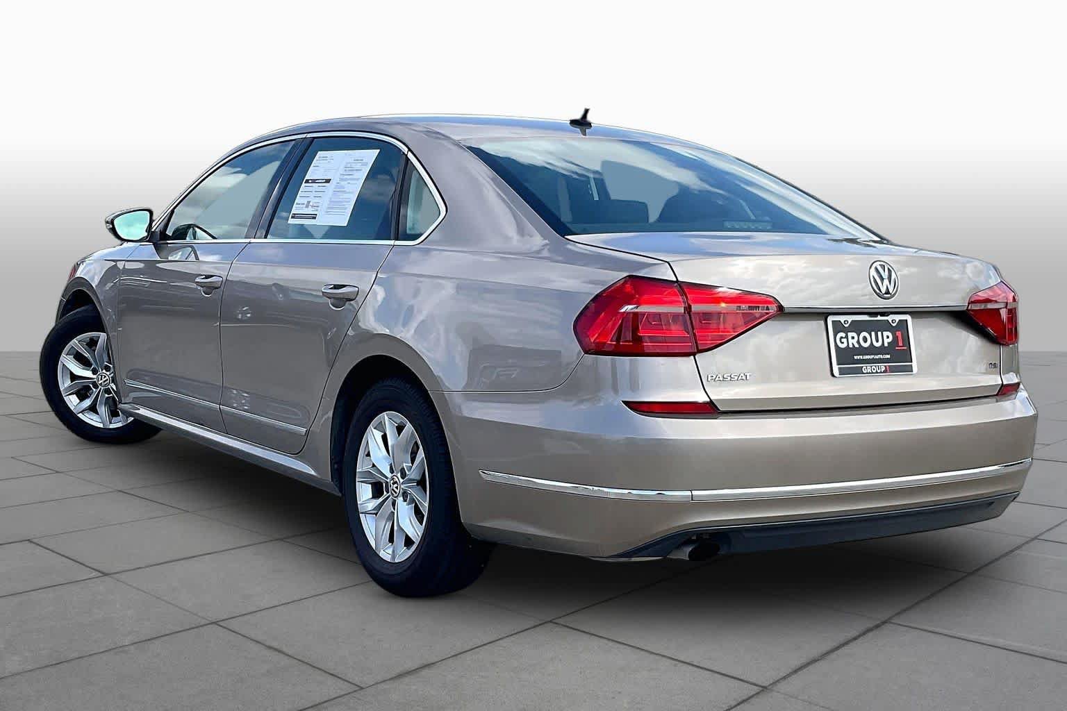 Used 2016 Volkswagen Passat 1.8T S FWD image 10