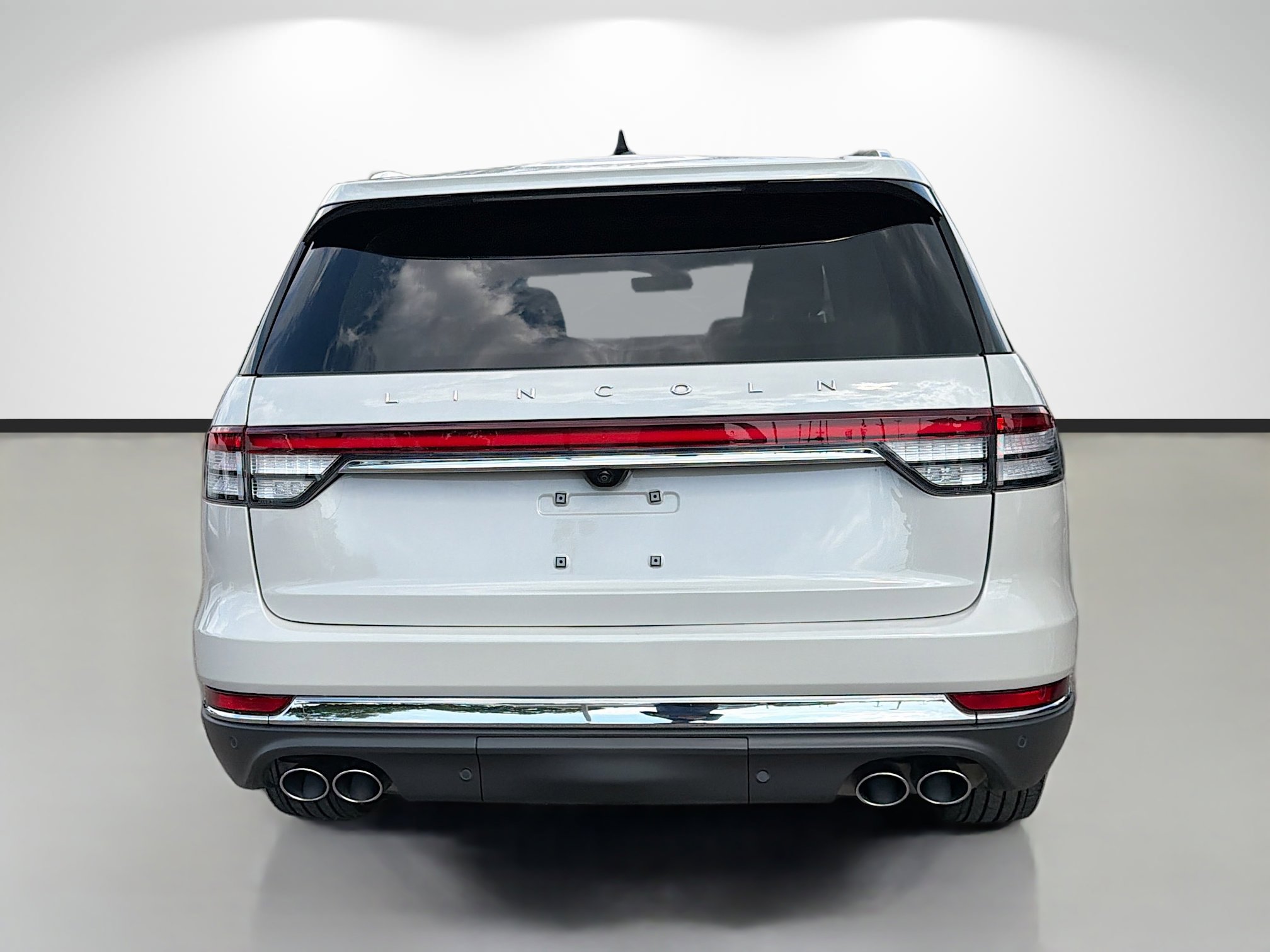 Used 2024 Lincoln Aviator Reserve w/ Equipment Group 201A RWD image 4