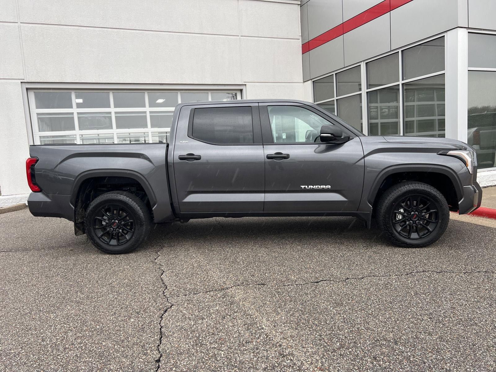 Used 2026 Toyota Tundra SR5 w/ SR5 Convenience Package AWD/4WD image 15