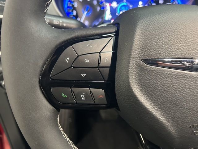 Used 2025 Chrysler Pacifica Limited image 19