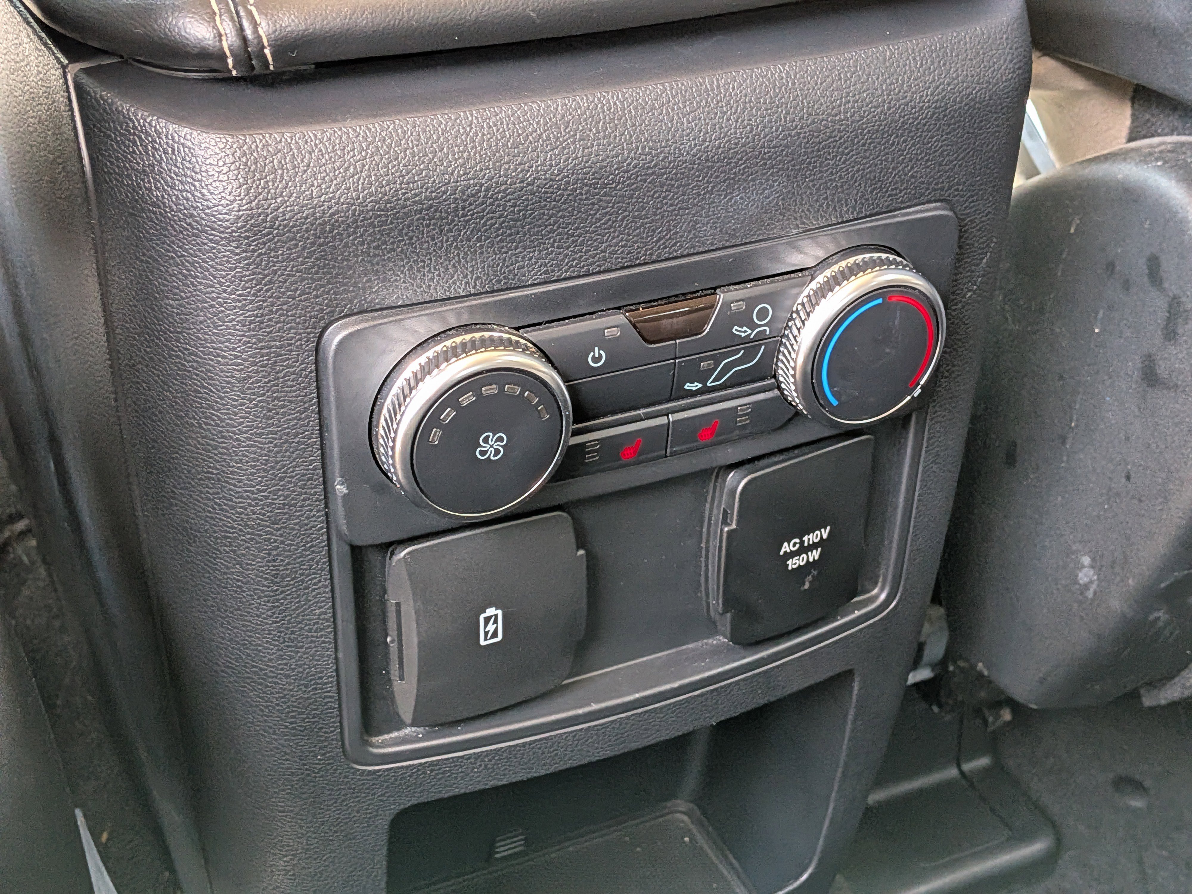 Used 2020 Ford Explorer Limited w/ Class III Trailer Tow Package image 16