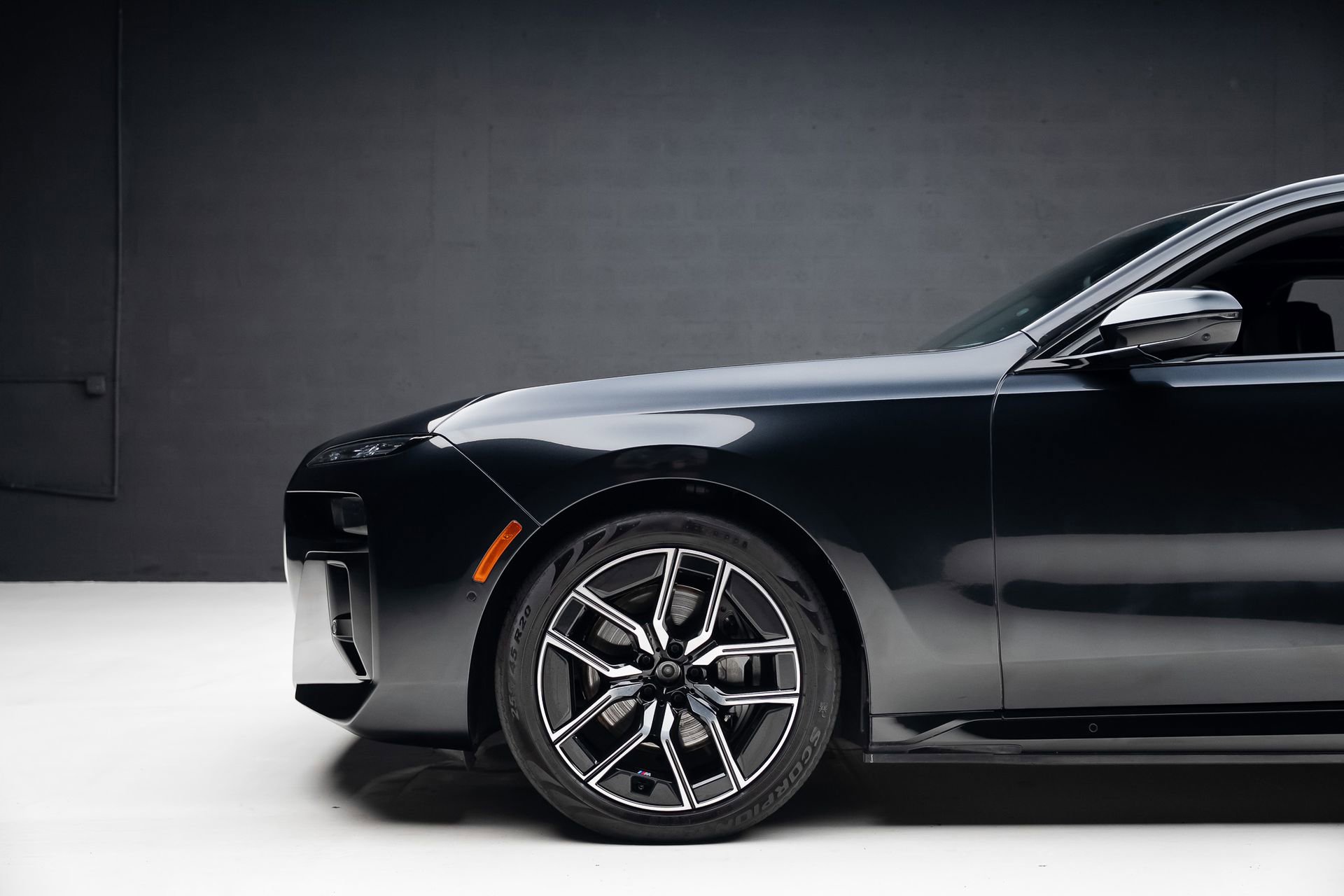 Used 2023 BMW i7 xDrive60 w/ Executive Package 2 AWD/4WD image 20