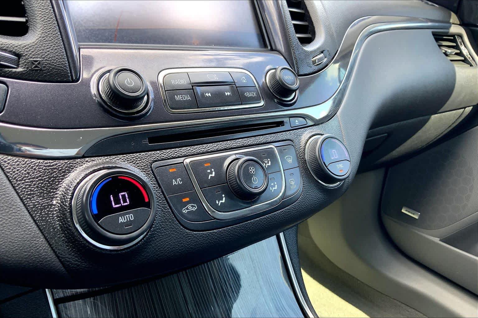 Certified 2018 Chevrolet Impala Premier FWD image 34