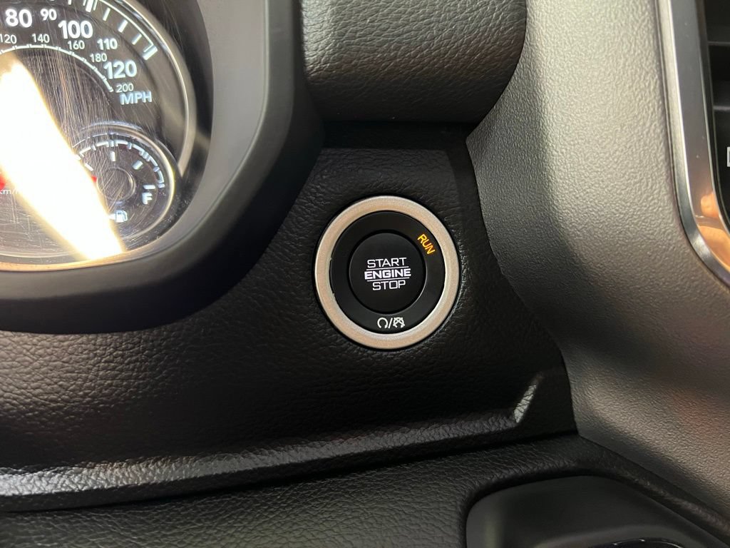 Used 2025 RAM 1500 Laramie AWD/4WD image 22
