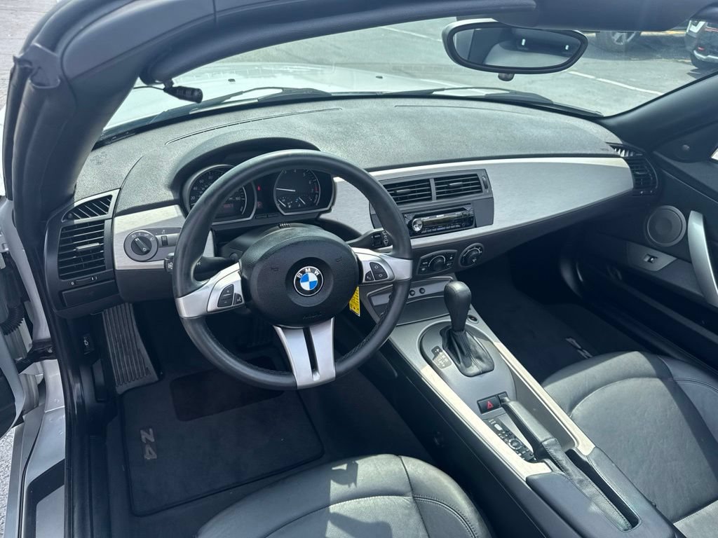 Used 2004 BMW Z4 2.5i RWD image 12