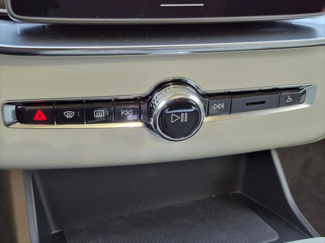 New 2026 Volvo XC90 T8 Ultra w/ Protection Package AWD/4WD image 9
