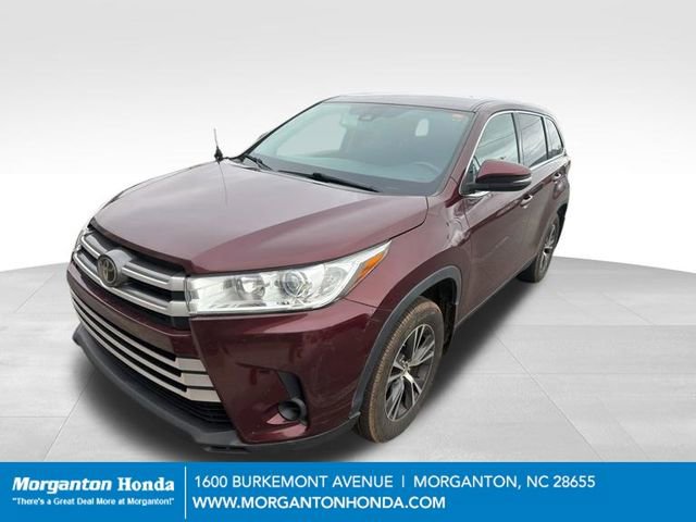 Used 2019 Toyota Highlander LE image 2