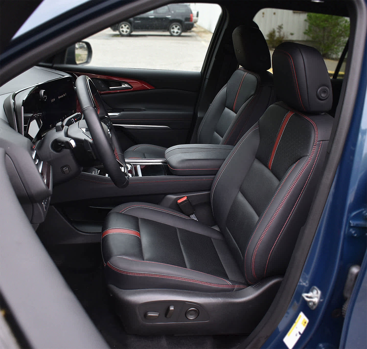 Used 2024 Chevrolet Traverse RS AWD/4WD image 8