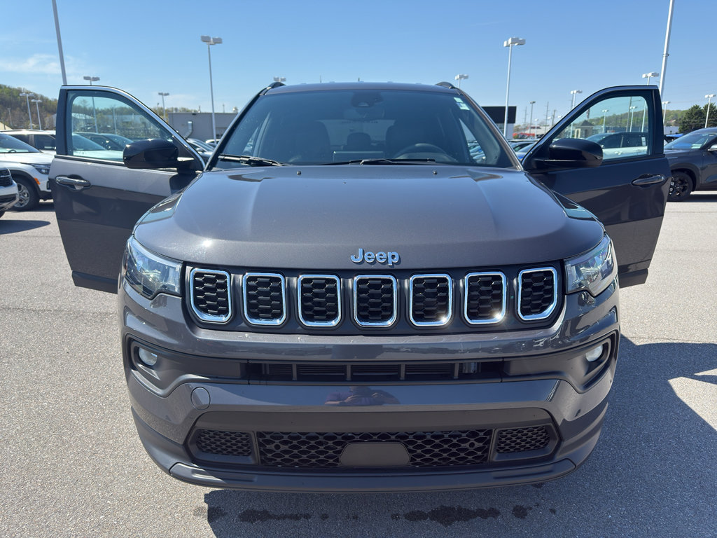 Used 2024 Jeep Compass Latitude AWD/4WD image 22
