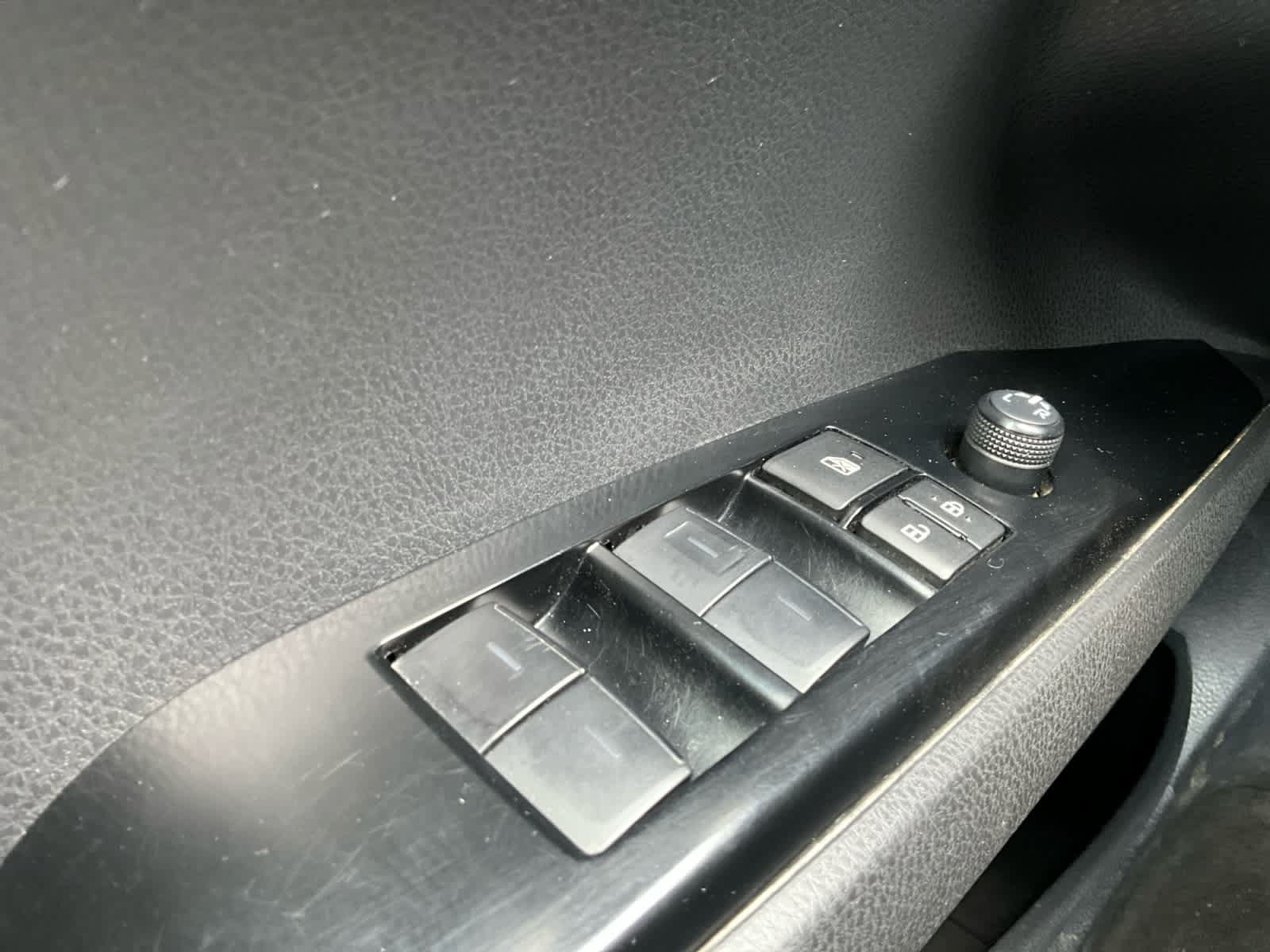 Used 2025 Toyota Camry SE FWD image 19