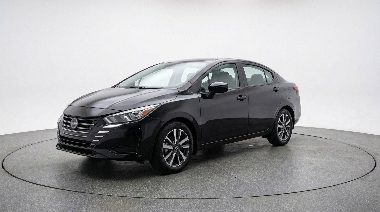 Used 2025 Nissan Versa SV image 3