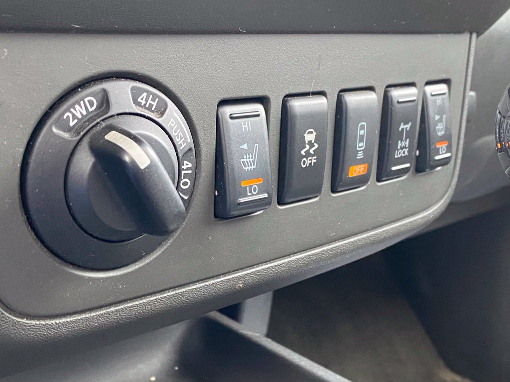 Used 2013 Nissan Frontier PRO-4X AWD/4WD image 28