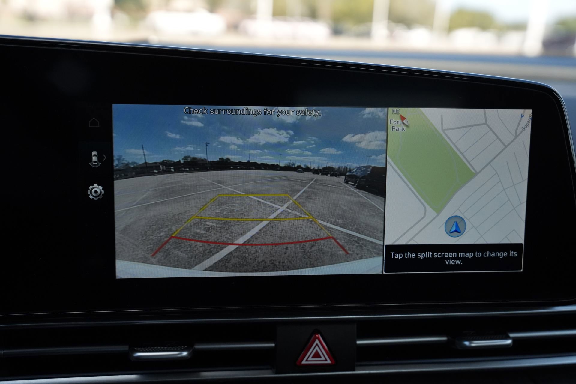 Used 2025 Hyundai Elantra SEL image 12