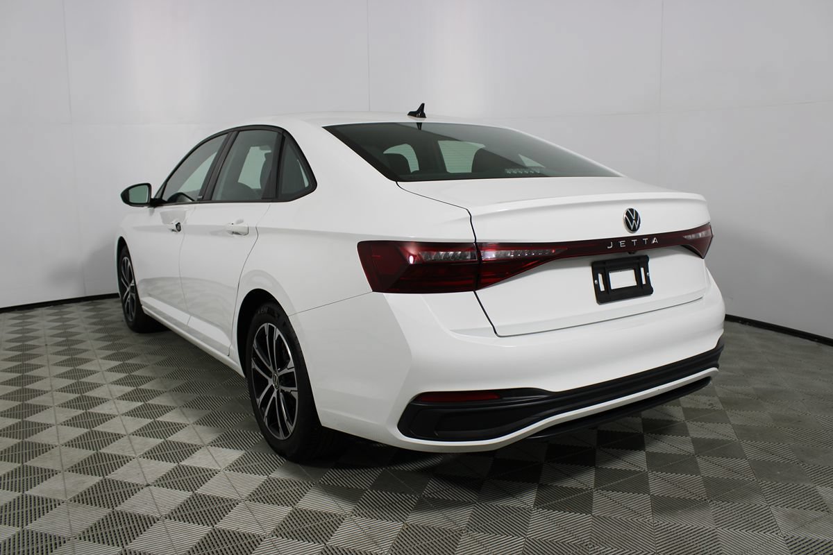 Used 2025 Volkswagen Jetta Sport FWD image 30