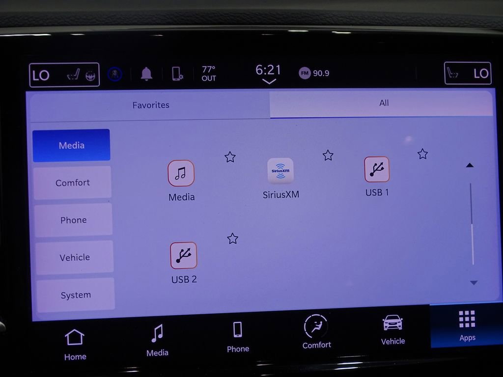 Used 2023 Chrysler Pacifica Touring-L image 37