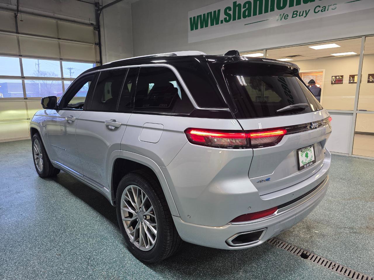 Used 2022 Jeep Grand Cherokee Summit image 9