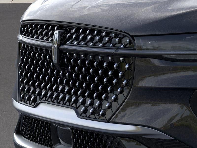 New 2026 Lincoln Nautilus Premier image 17
