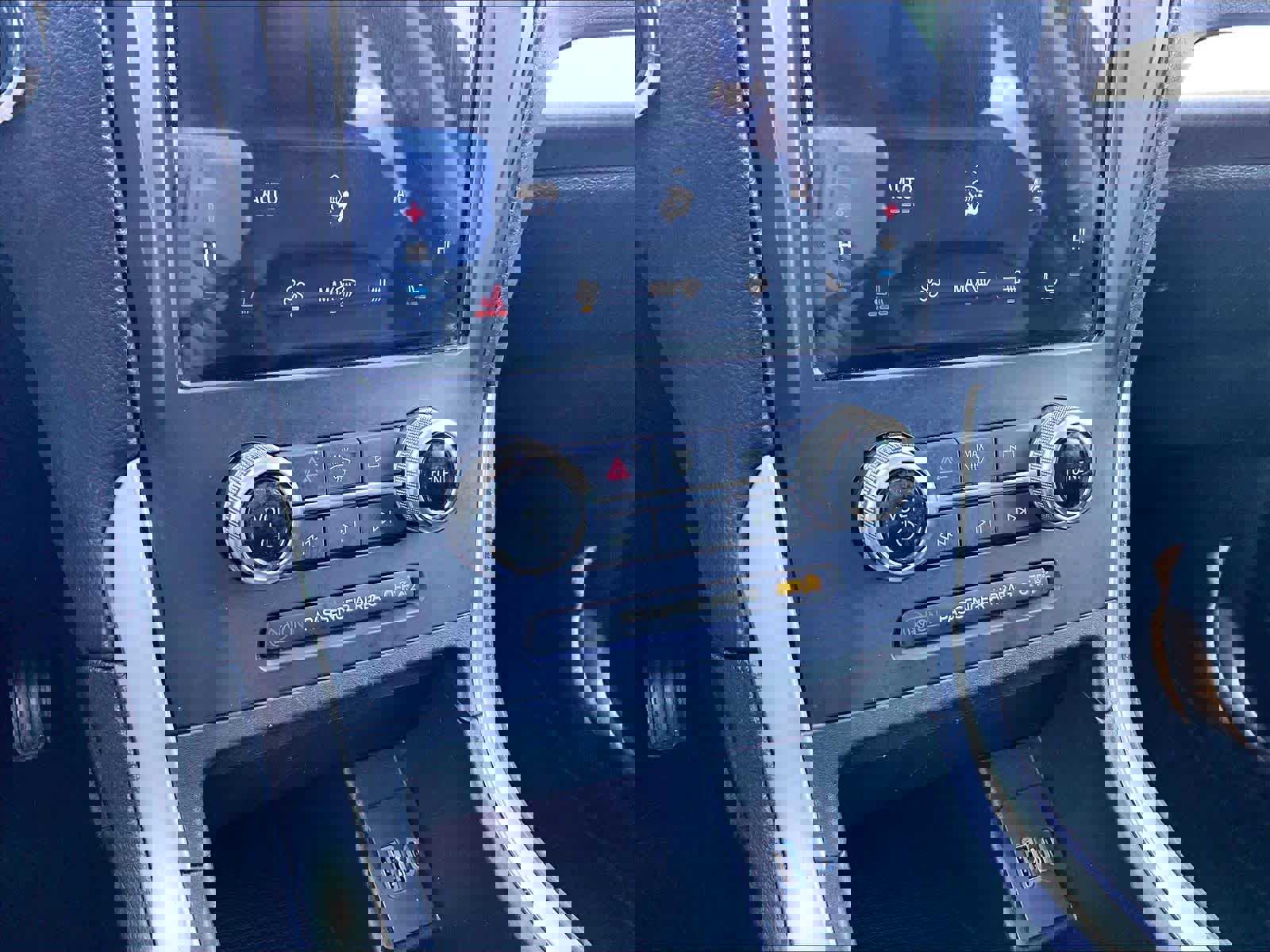 Used 2024 Ford Edge SEL image 26