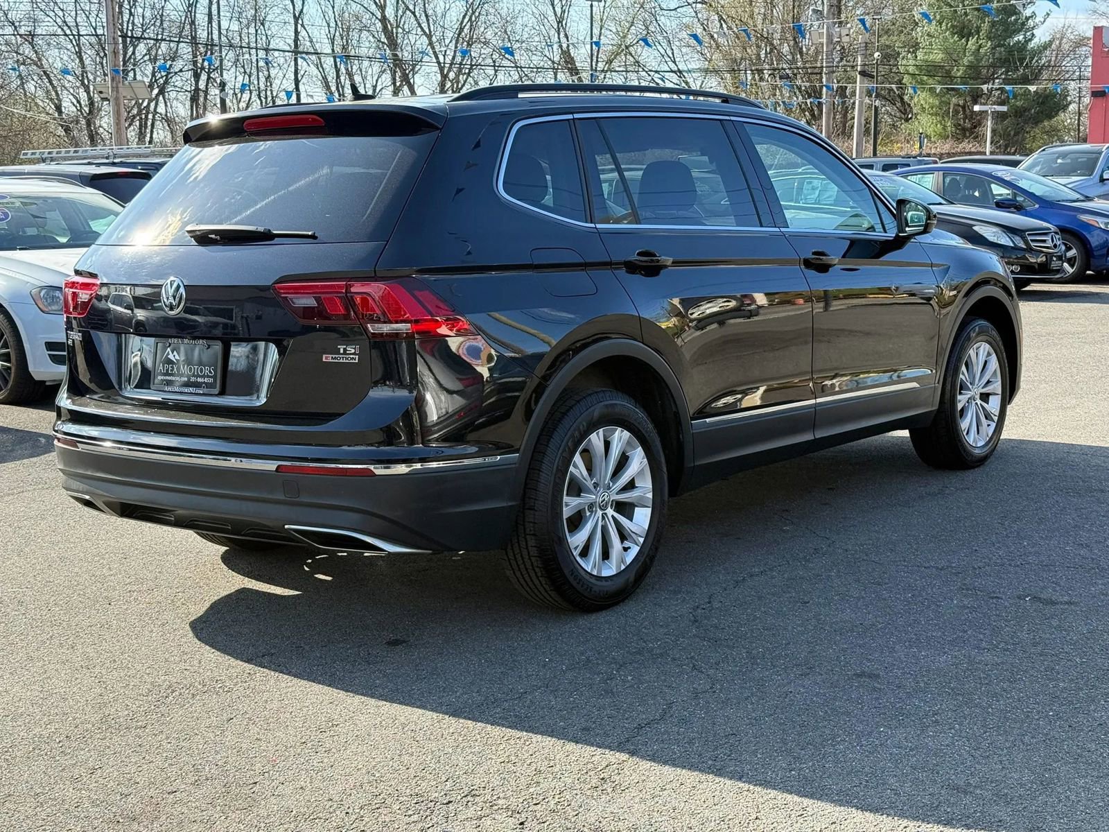 Used 2018 Volkswagen Tiguan SE image 14