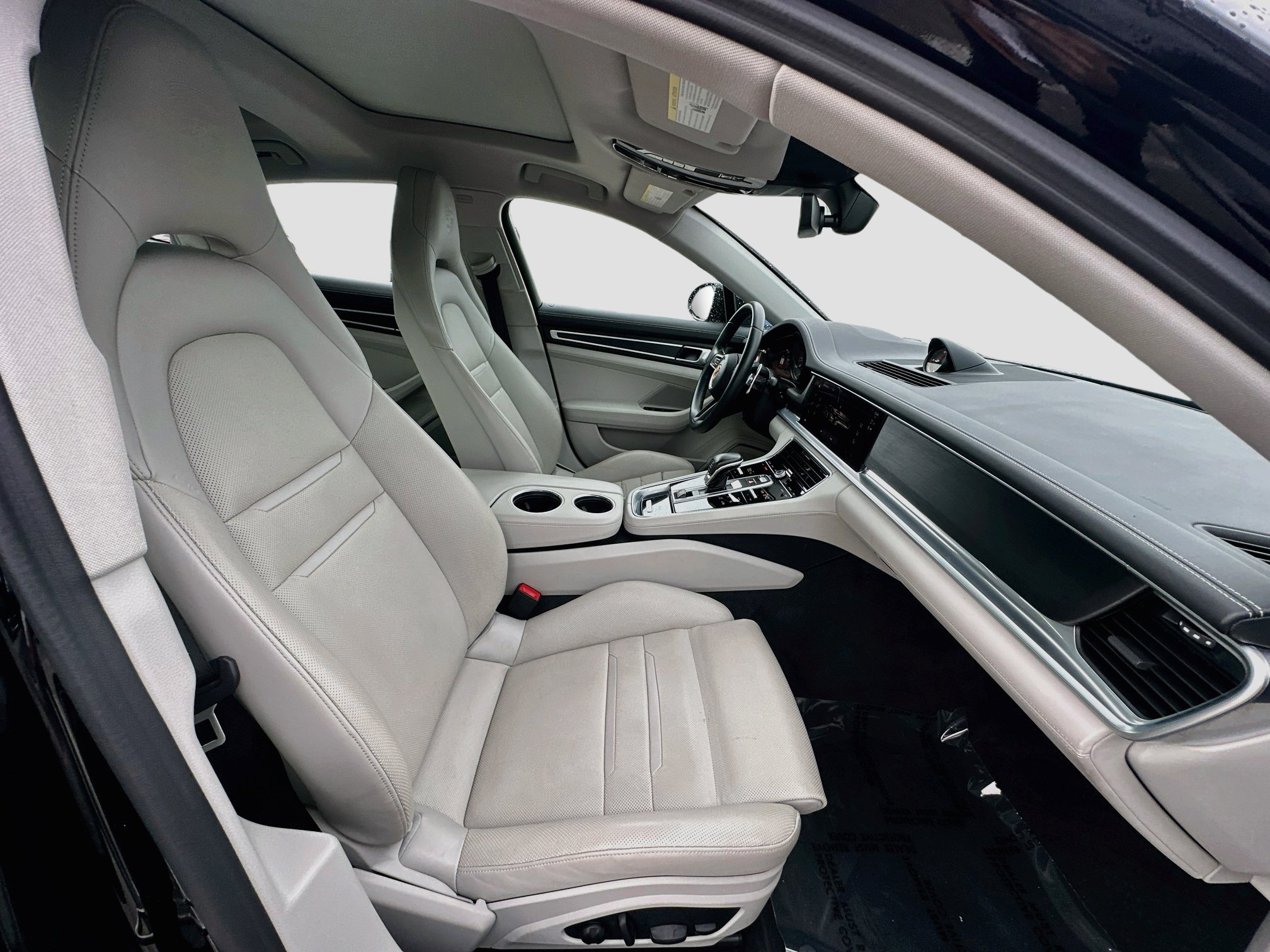 Used 2023 Porsche Panamera Platinum Edition w/ Assistance Package RWD image 29