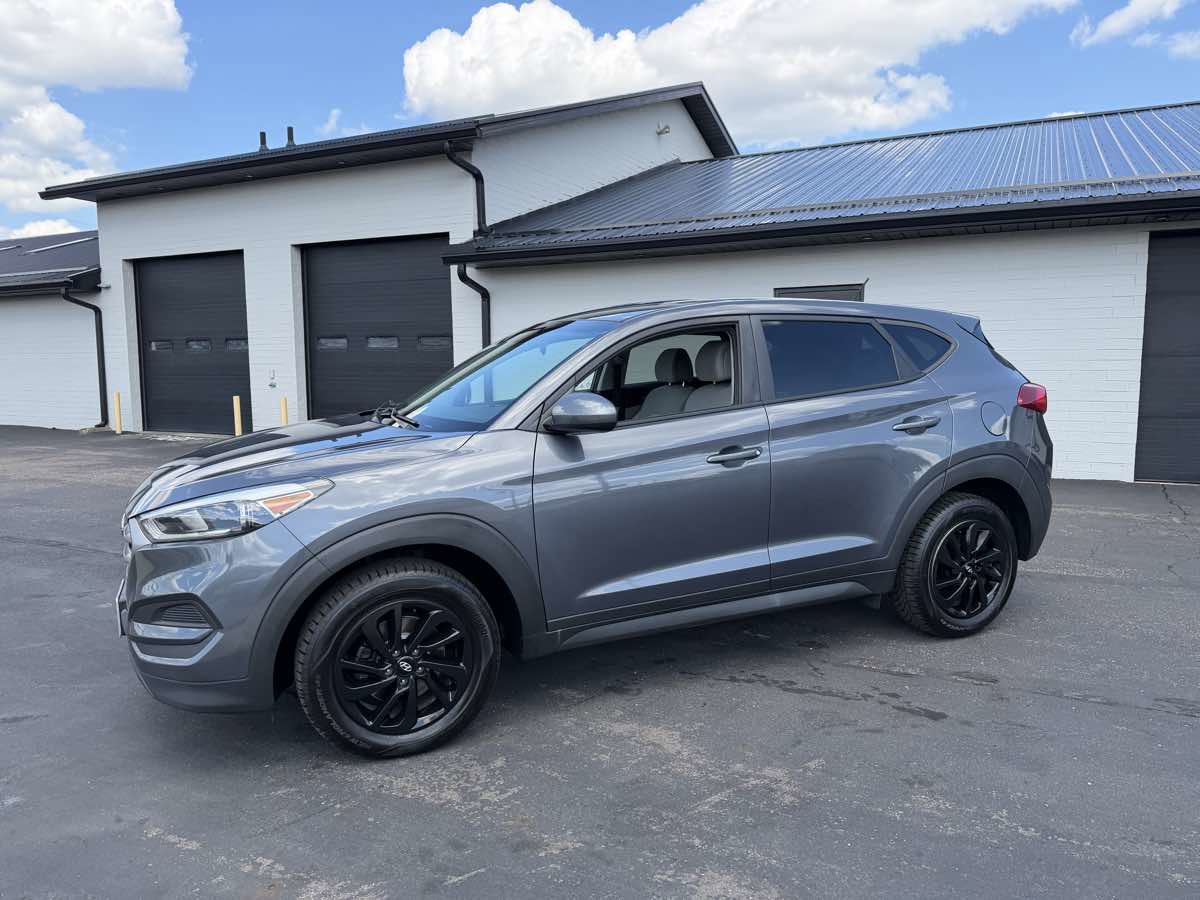 Used 2018 Hyundai Tucson SE AWD/4WD image 2