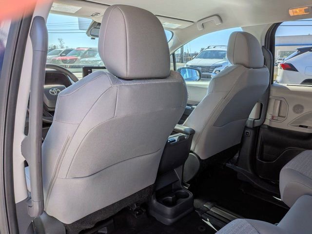 Certified 2024 Toyota Sienna LE image 17
