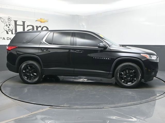 Used 2021 Chevrolet Traverse LS FWD image 1