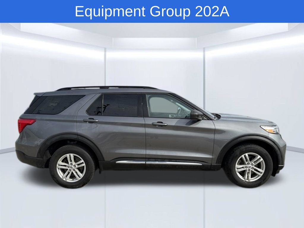 Used 2024 Ford Explorer XLT w/ Equipment Group 202A AWD/4WD image 2