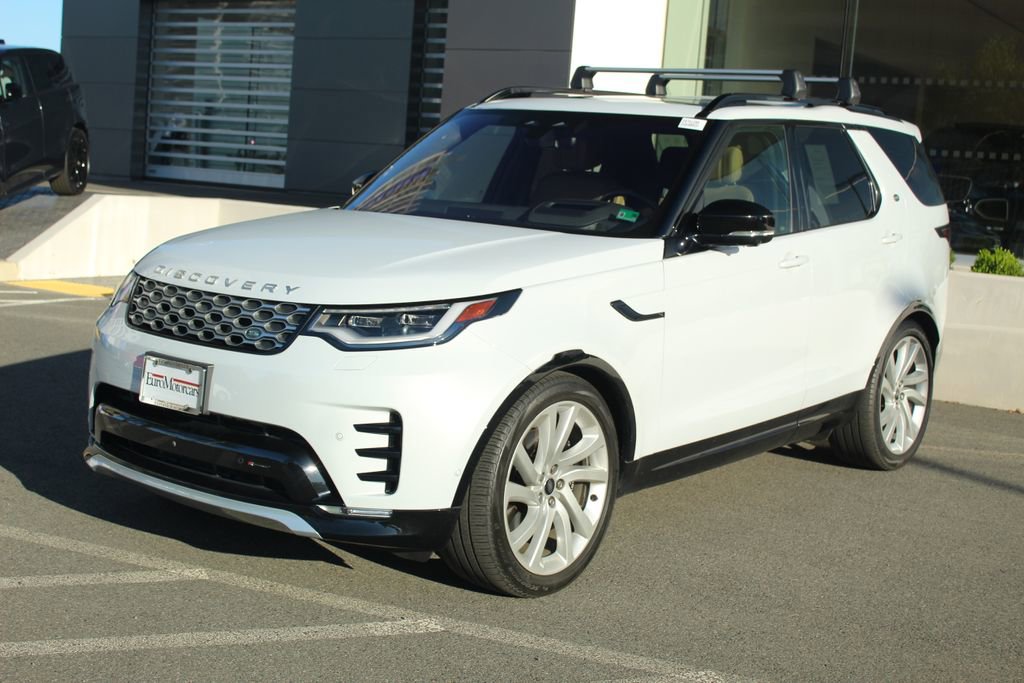 Used 2023 Land Rover Discovery Metropolitan Edition image 1