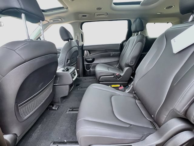 New 2027 Kia Carnival SX w/ Dark Edition Package FWD image 27