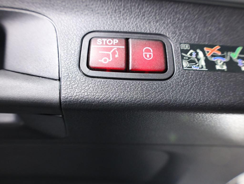Used 2025 Mercedes-Benz GLS 450 4MATIC image 75