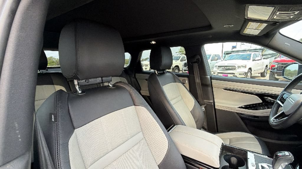 Used 2023 Land Rover Range Rover Evoque R-Dynamic S AWD/4WD image 29