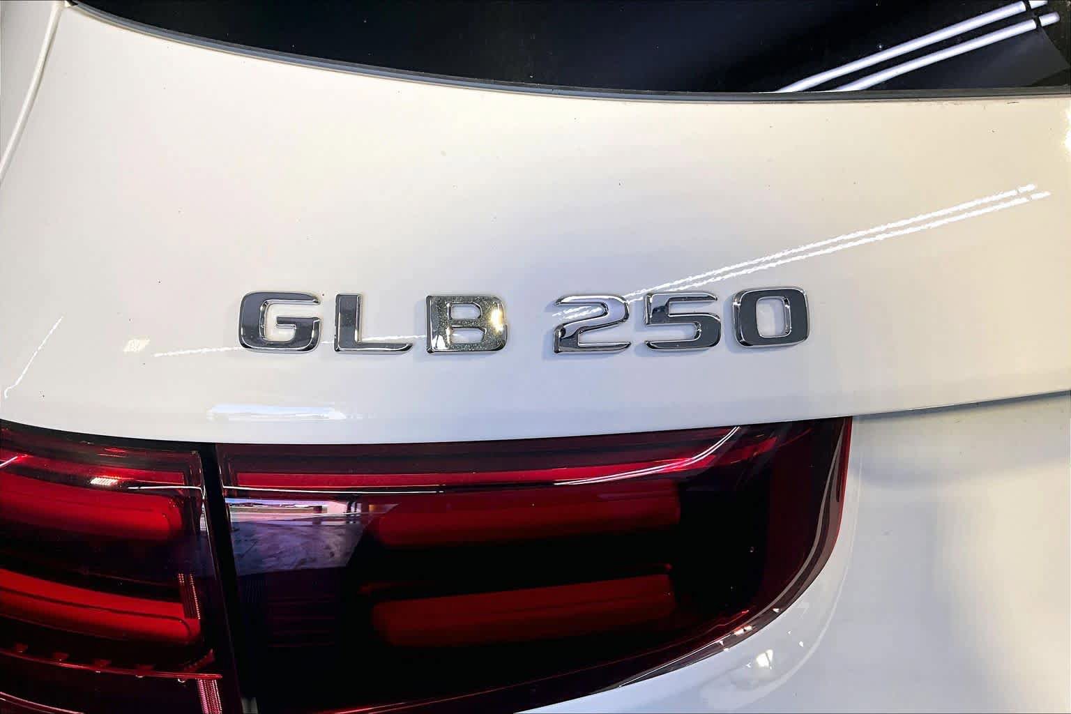 New 2026 Mercedes-Benz GLB 250 4MATIC image 6