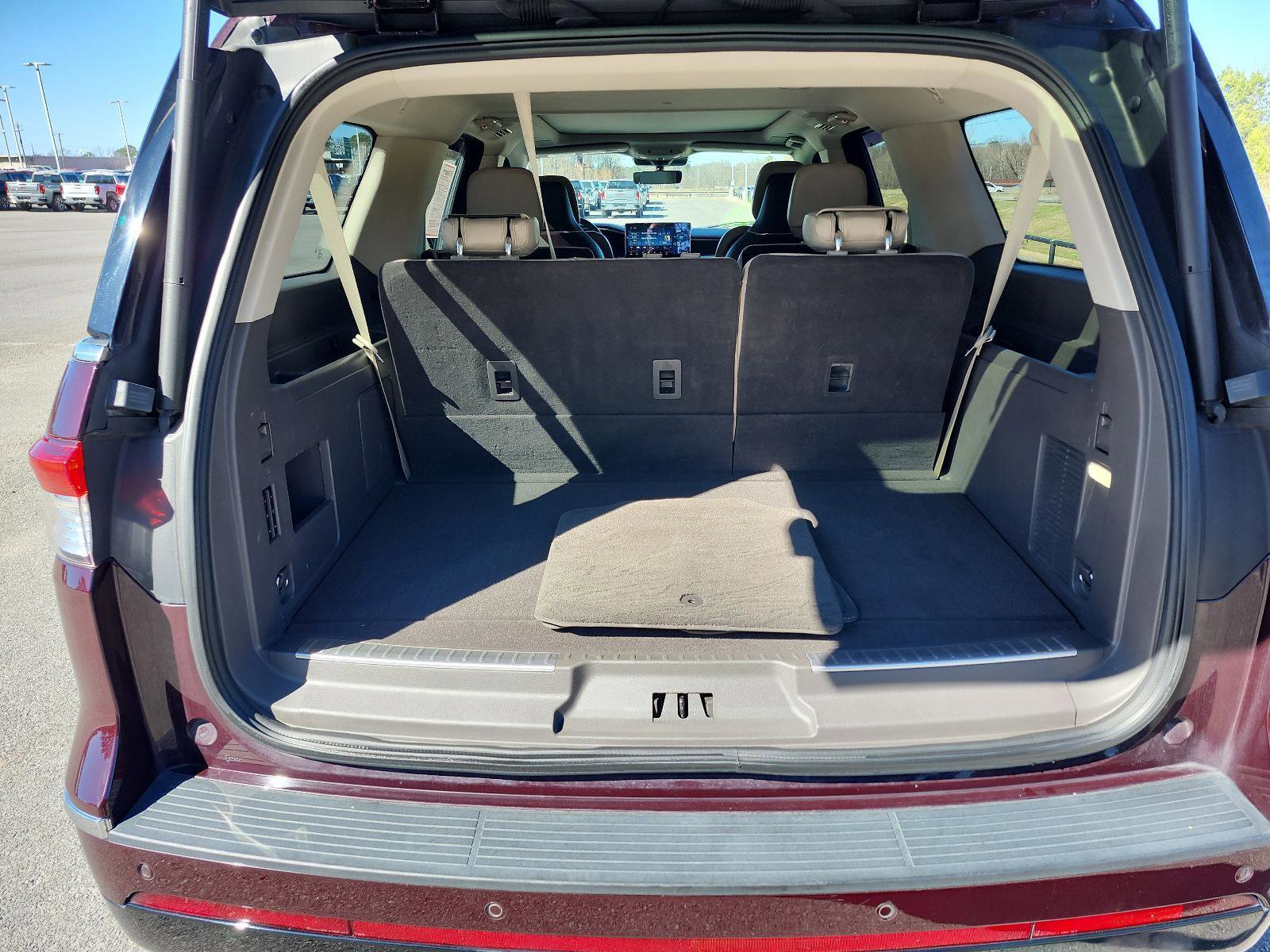 Used 2023 Lincoln Navigator L Reserve image 10