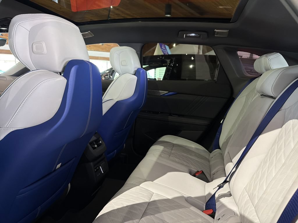 New 2027 Cadillac Optiq V w/ Deep Ocean Design Edition AWD/4WD image 11