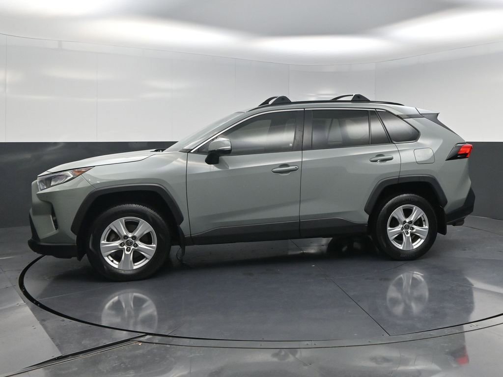 Used 2021 Toyota RAV4 XLE w/ Convenience Package FWD image 3