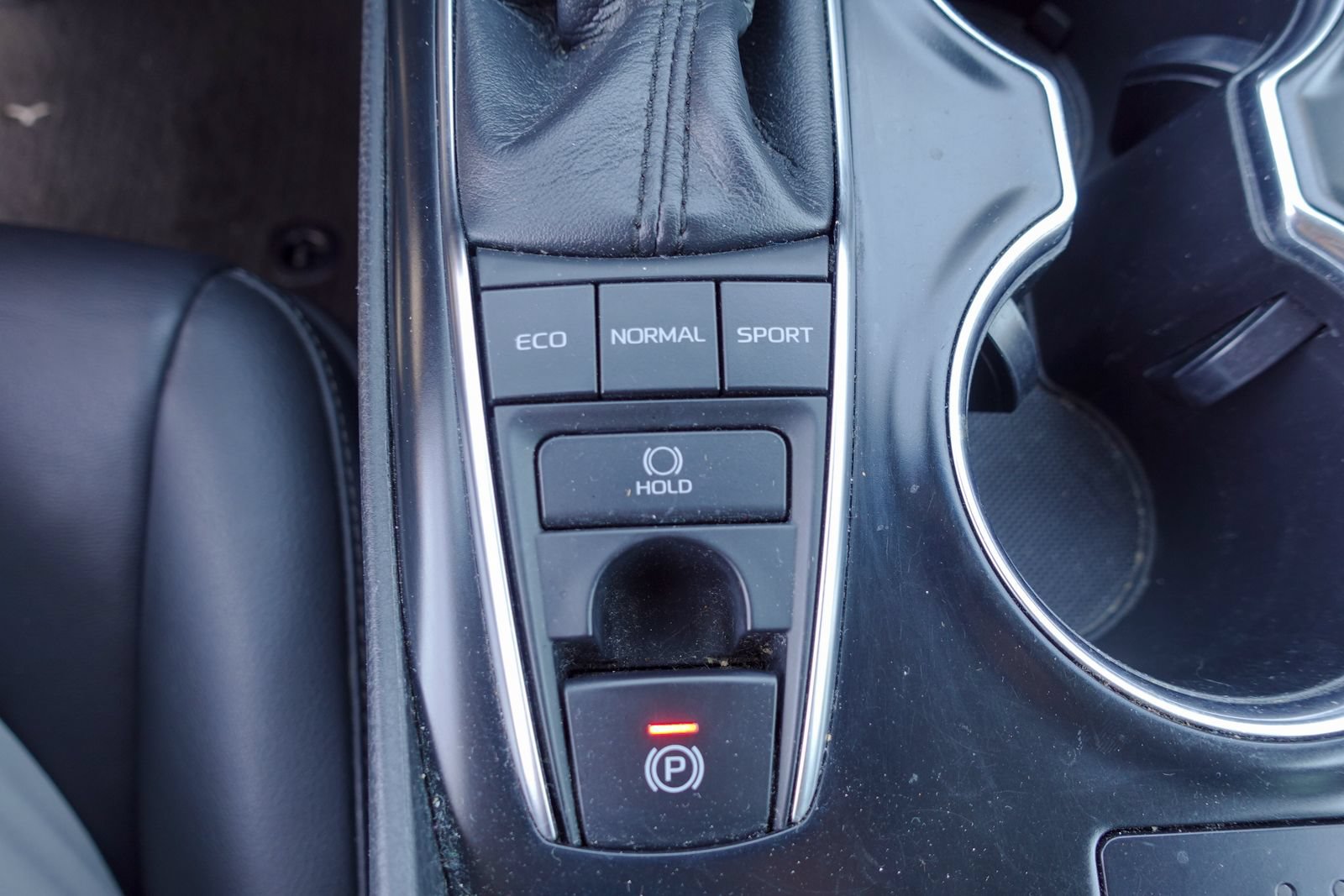 Used 2018 Toyota Camry XSE FWD image 23