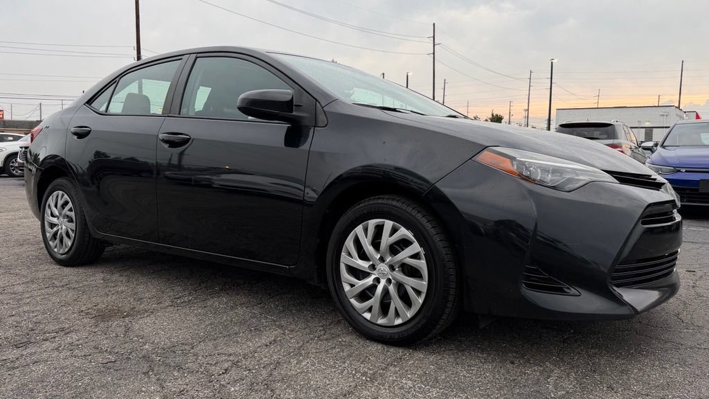 Used 2018 Toyota Corolla LE FWD image 10