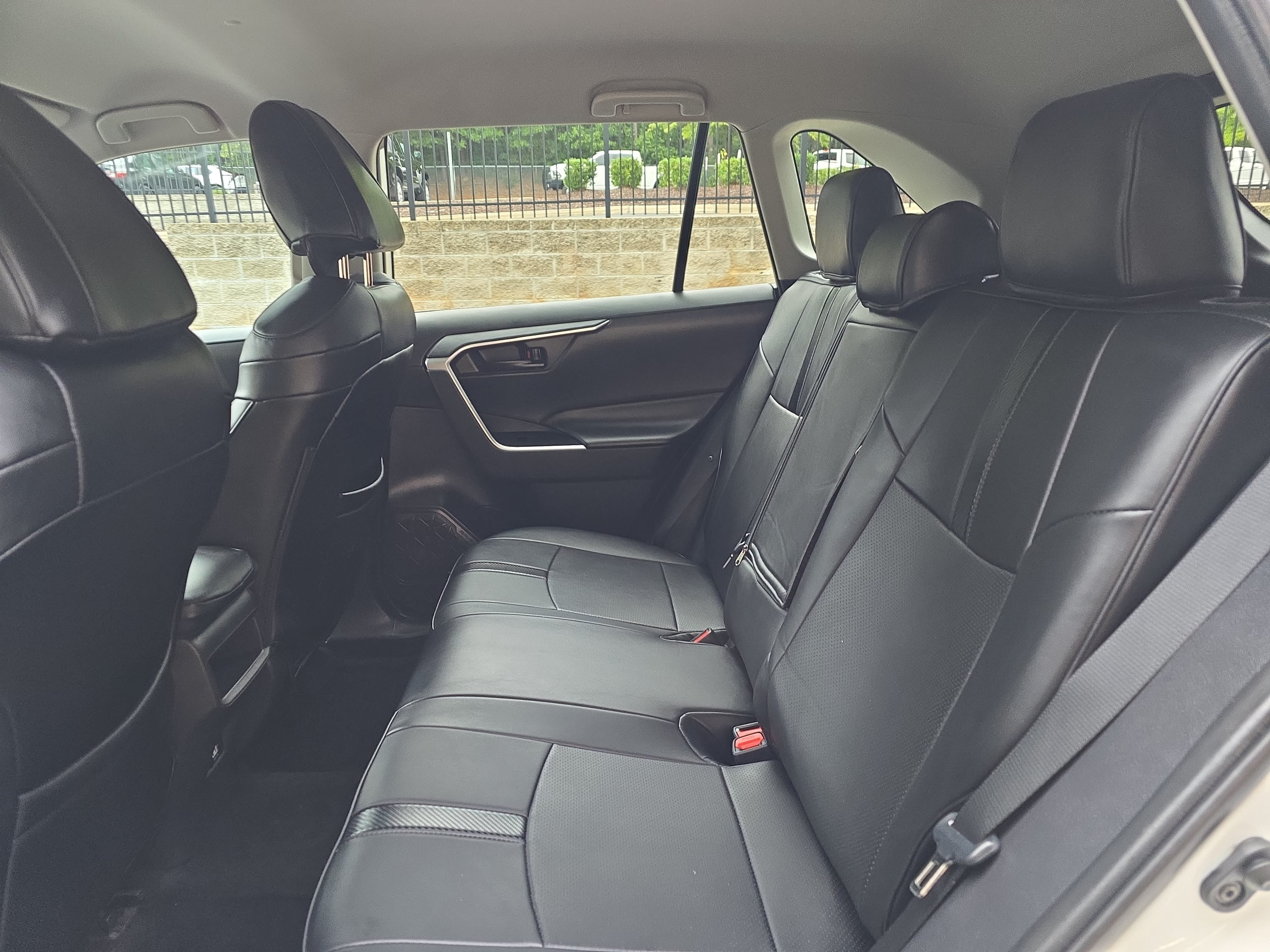 Used 2020 Toyota RAV4 LE FWD image 14